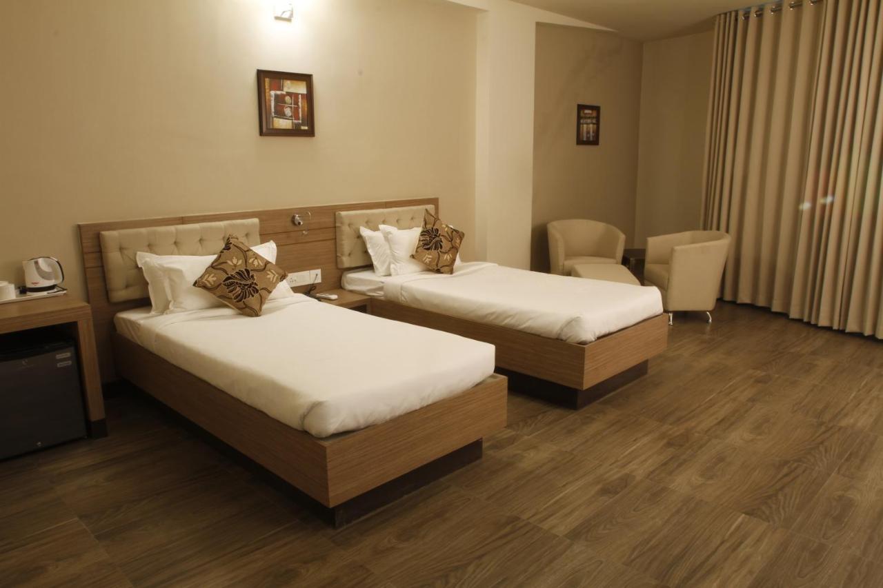 Hotel Genista Inn รานจี ภายนอก รูปภาพ