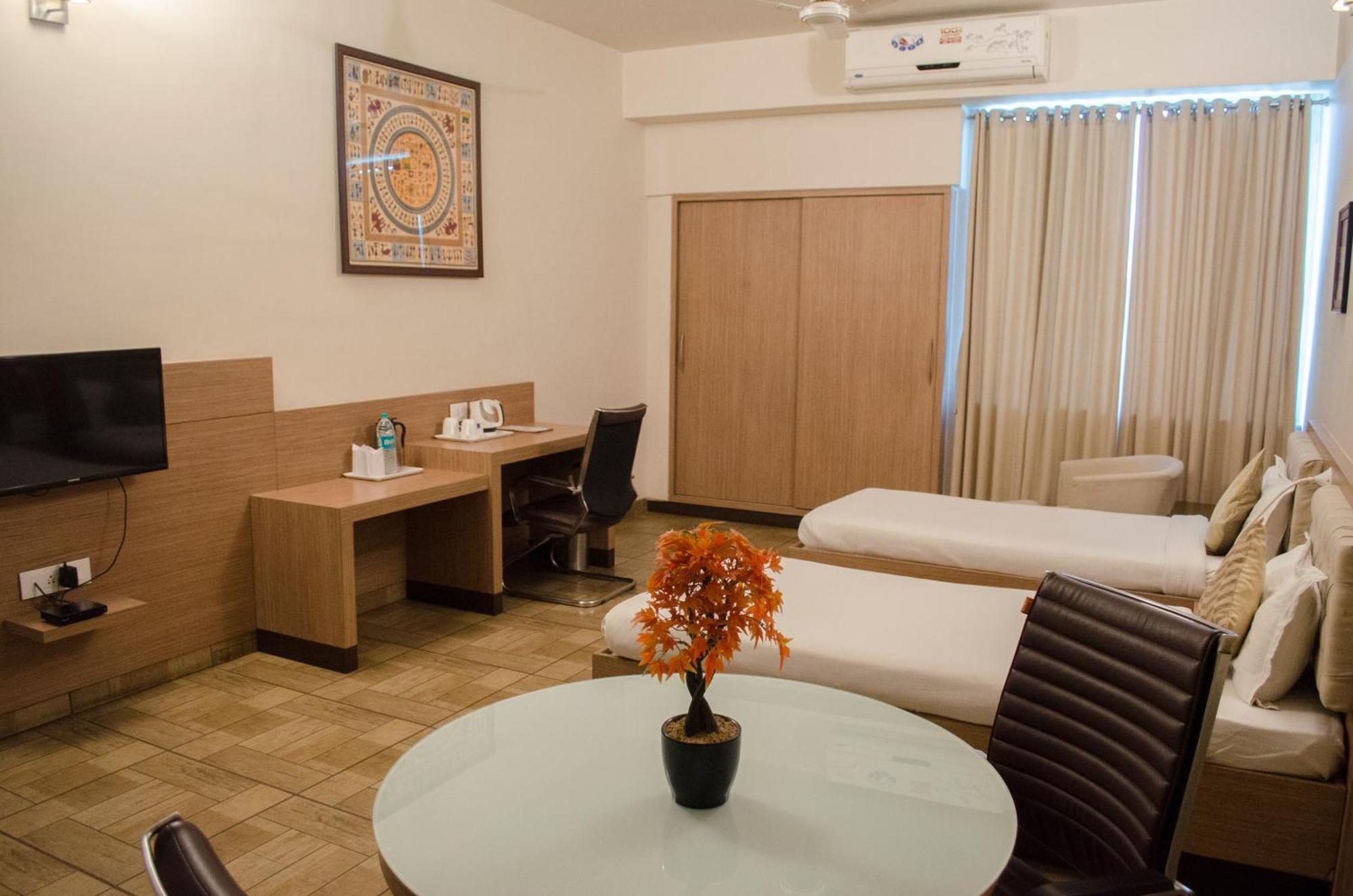 Hotel Genista Inn รานจี ภายนอก รูปภาพ