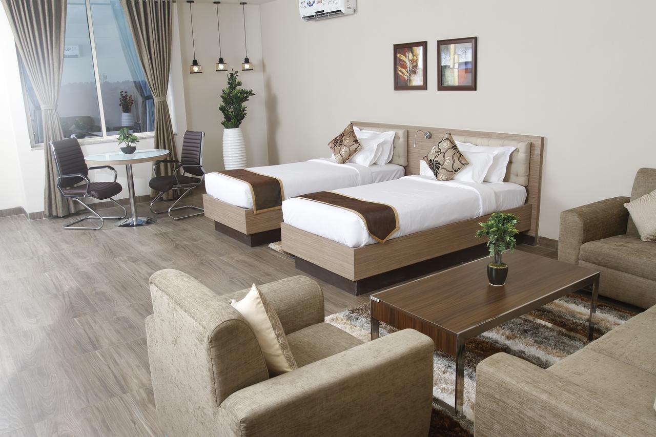 Hotel Genista Inn รานจี ภายนอก รูปภาพ