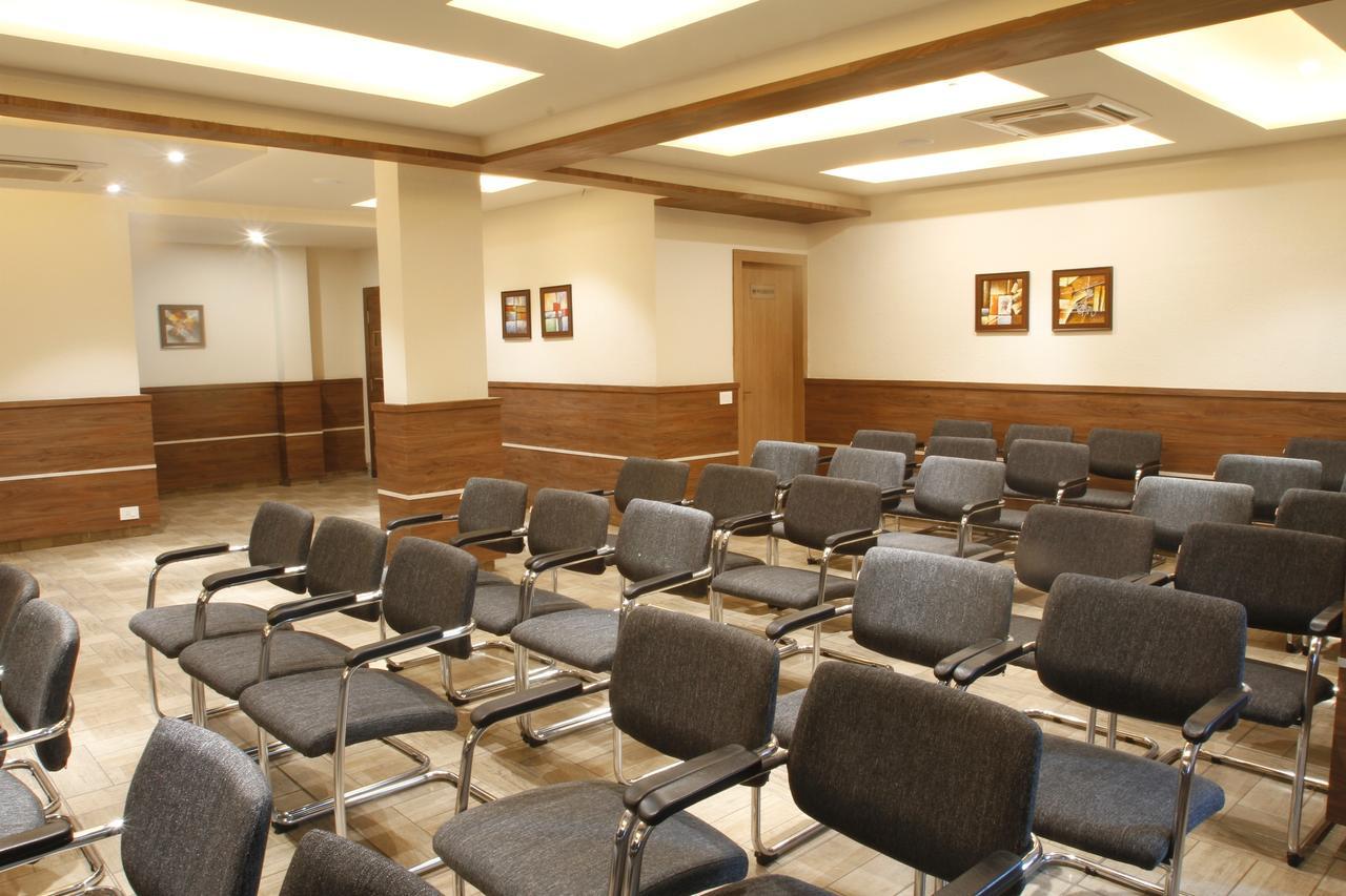 Hotel Genista Inn รานจี ภายนอก รูปภาพ