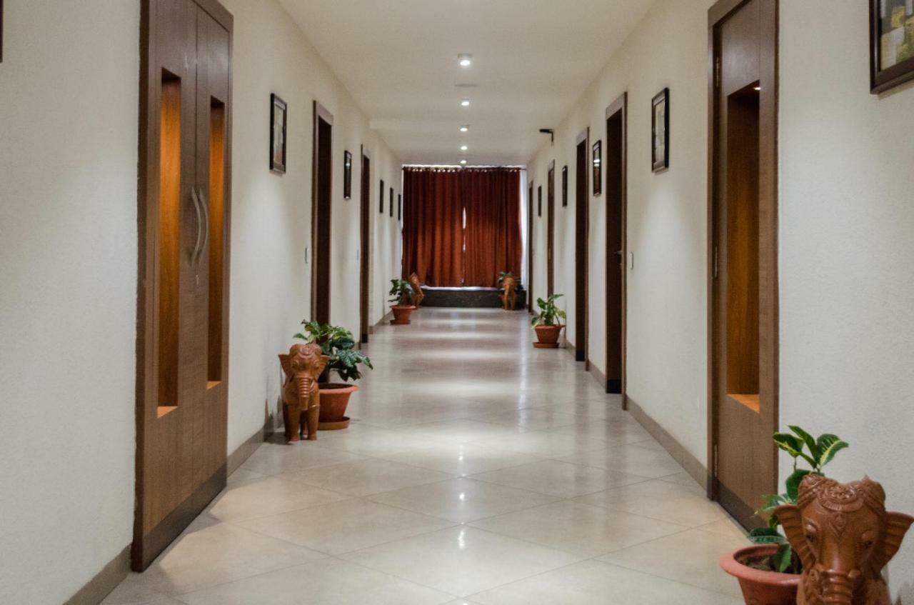 Hotel Genista Inn รานจี ภายนอก รูปภาพ