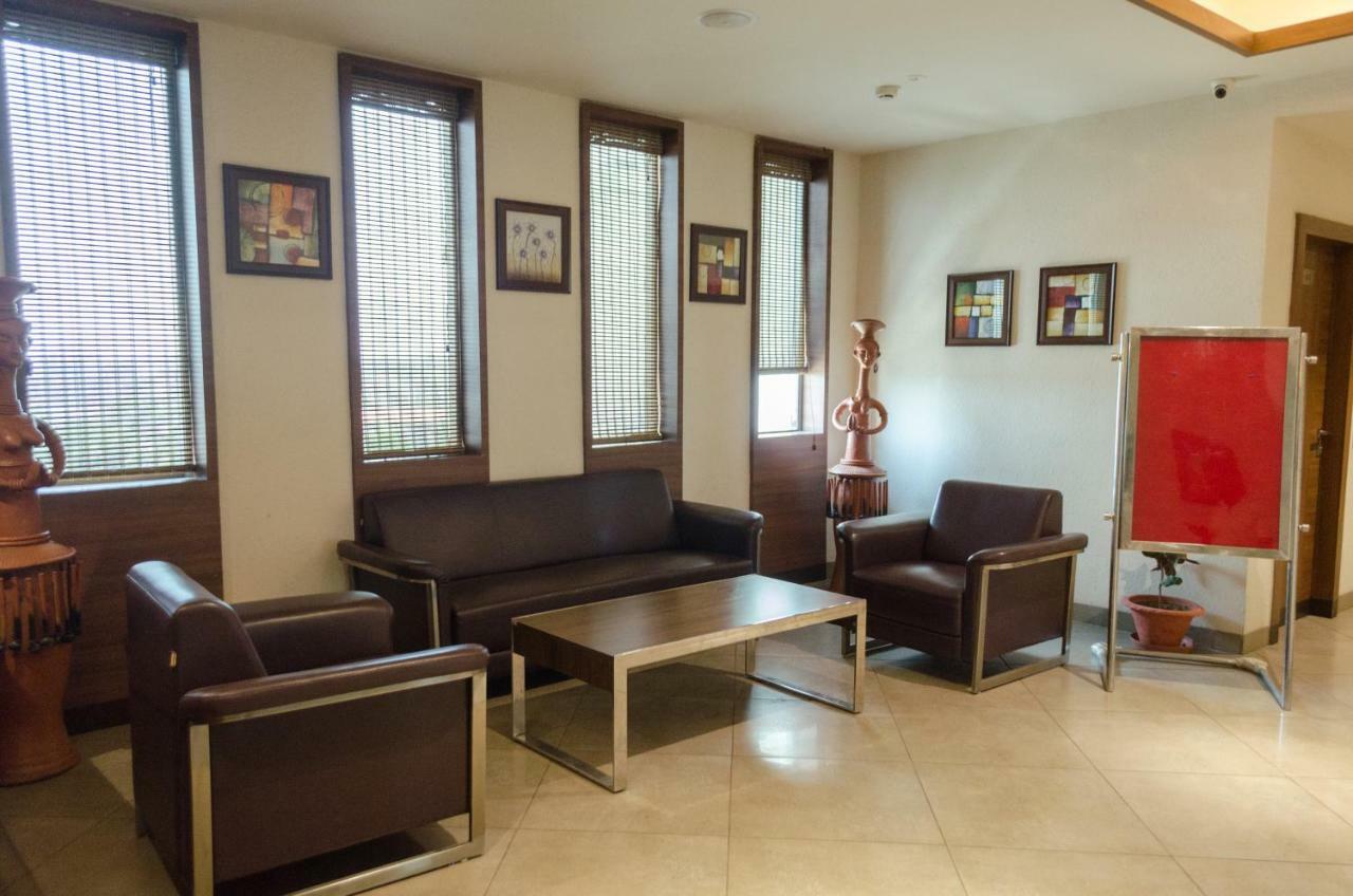 Hotel Genista Inn รานจี ภายนอก รูปภาพ